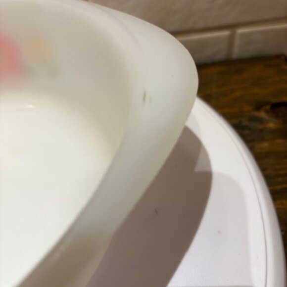 Vintage Glasbake Milk Glass Wildflowers Floral Design 1 1/2 QT J2600 Casserole - Picture 5 of 7